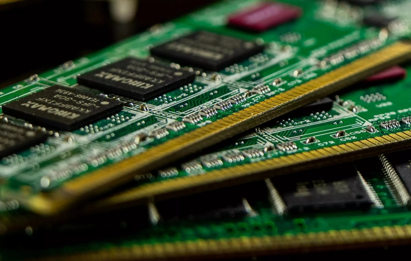 Intel ставить під сумнів виробників HBM зі своєю технологією пам'яті ZAM. 1