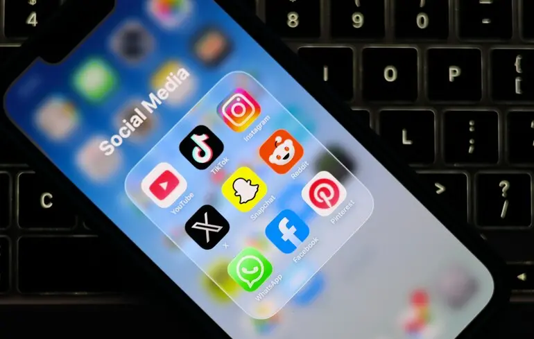 Meta, TikTok та YouTube під судовим тиском - соцмережі сплатять 27 мільйонів доларів через позов шкільного округу США. 1