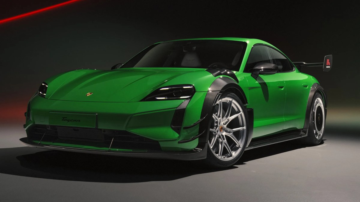 Почти гіперкар: "серійний" Porsche Taycan Turbo GT встановив історичний рекорд на Нюрбургрингу 2