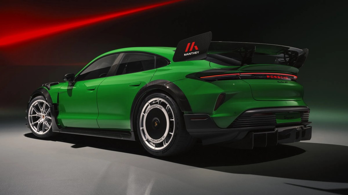 Почти гіперкар: "серійний" Porsche Taycan Turbo GT встановив історичний рекорд на Нюрбургрингу 3