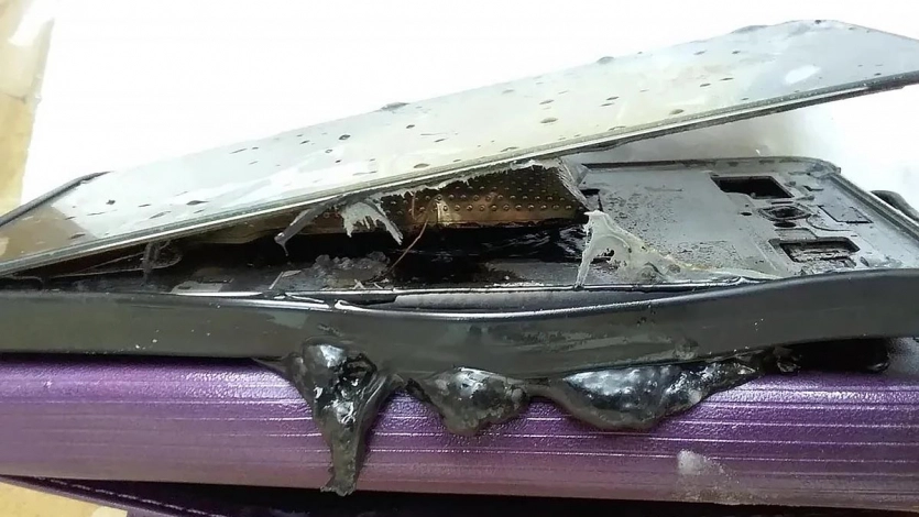 Samsung Galaxy S25 FE вибухнув під час підзарядки: власниця отримала опіки та пошкоджене волосся. 1