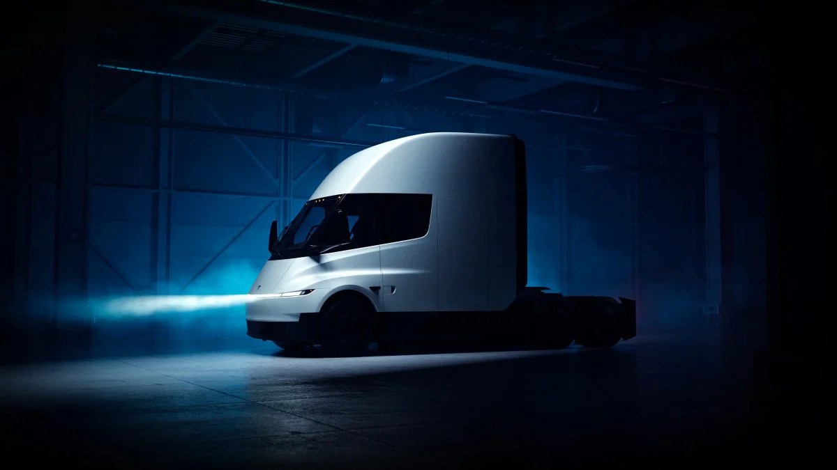 Tesla Semi стартував: розпочато серійне виробництво електричного тягача з дальністю ходу 800 км 2