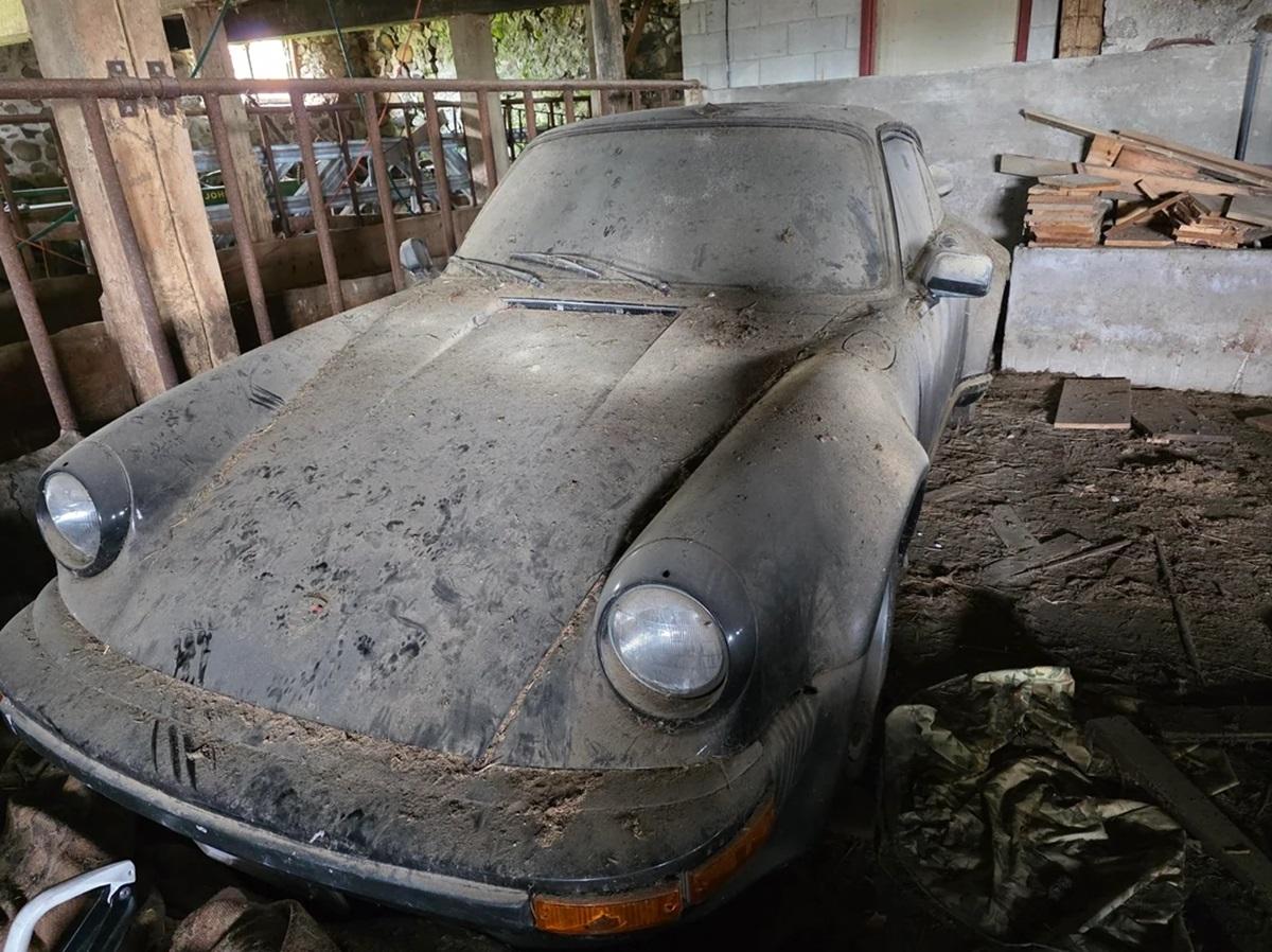 У сараї знайшли культовий спорткар Porsche 70-х років із "загубленою" історією (фото)