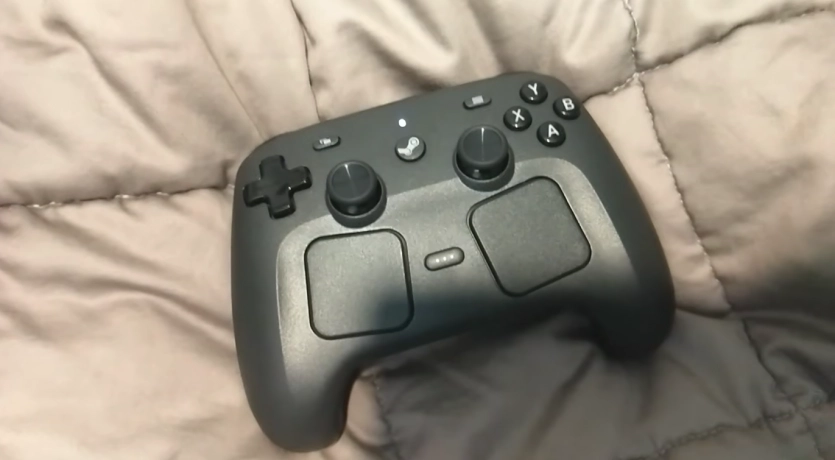 Великодка зі скрімером від Valve: випадок з Steam Controller може призвести до передчасного посивіння 1