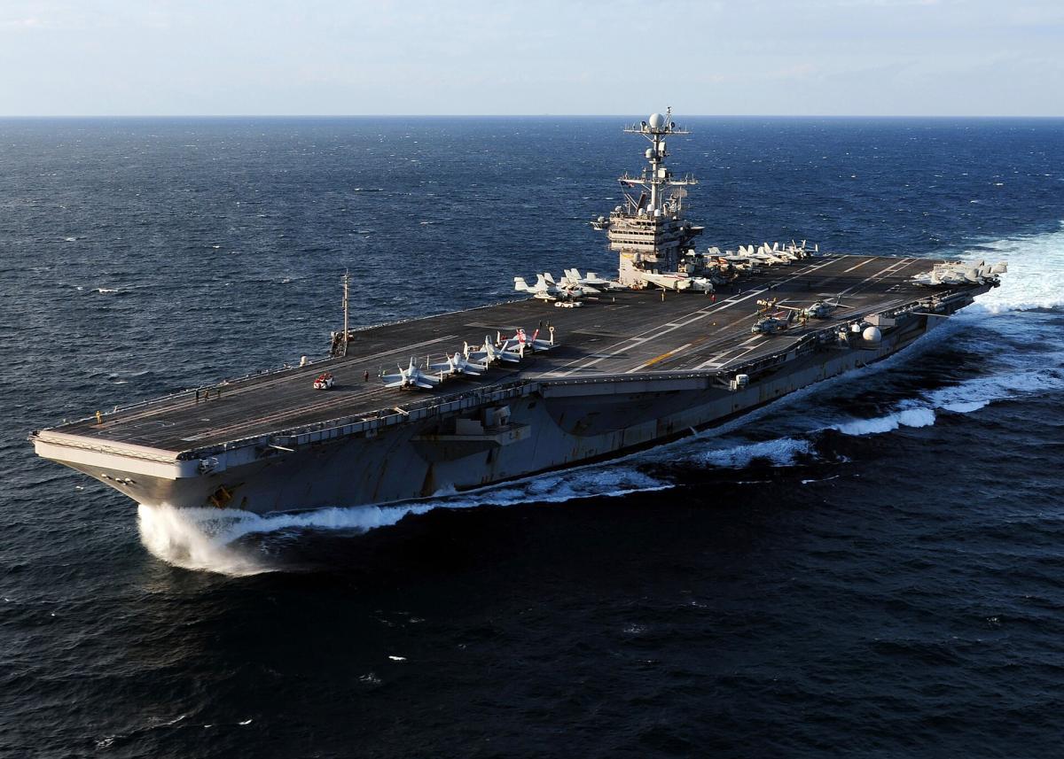 6 тисяч військових та 90 літаків: як працює авіаносець USS George Washington