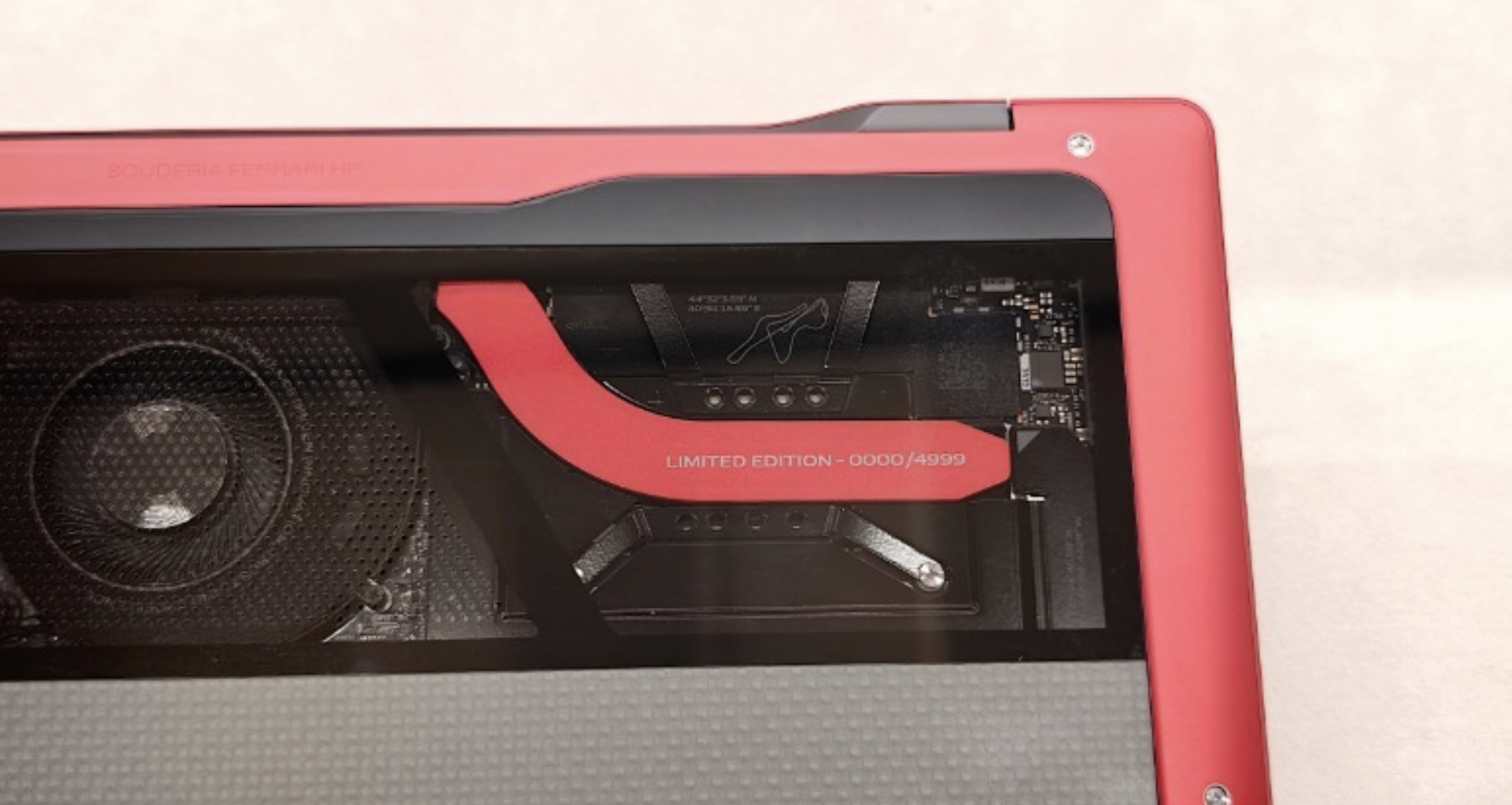 Ferrari і HP презентували обмежений ноутбук - новий пристрій оцінюється в 5599 доларів - технологічні новини 2