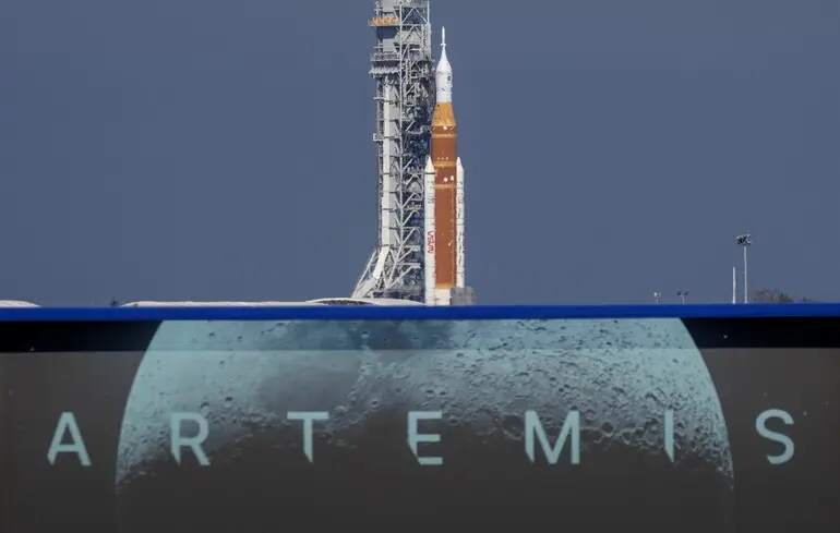 Жуль Верн передбачив місію Artemis 2 - автор описав обліт Місяця майже 160 років до фактичної події - новини науки 1