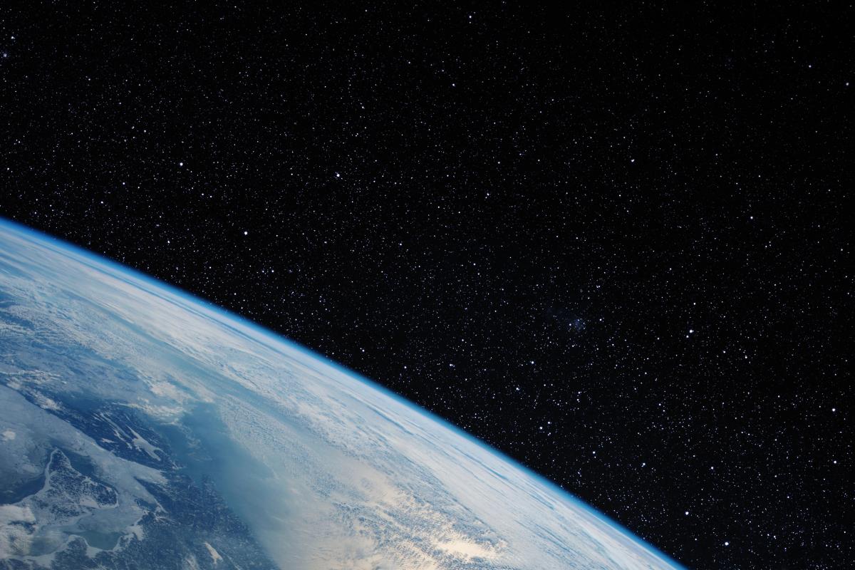 Космічна ДТП у Маска: супутник Starlink розлетівся на шматки перед стартом місії на Місяць