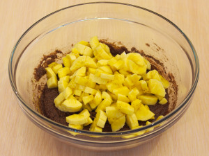 Кекс з шоколадом і бананами на манці 9