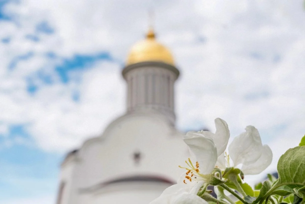 З Чистим четвергом 2026: красиві слова та листівки, від яких стає тепло на душі