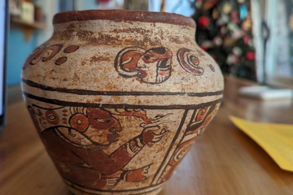 Жінка купила в секонд-хенді вазу за  3,99$, яка через 5 років виявилася артефактом майя